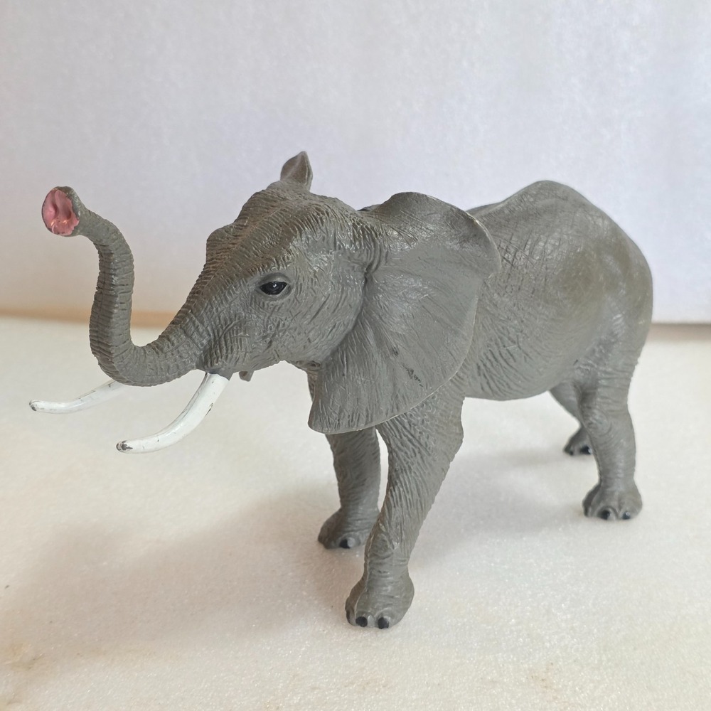 Lucky Star Gray ELEPHANT Pink Nose Vinyl Figure 10" L x 5" T 2012